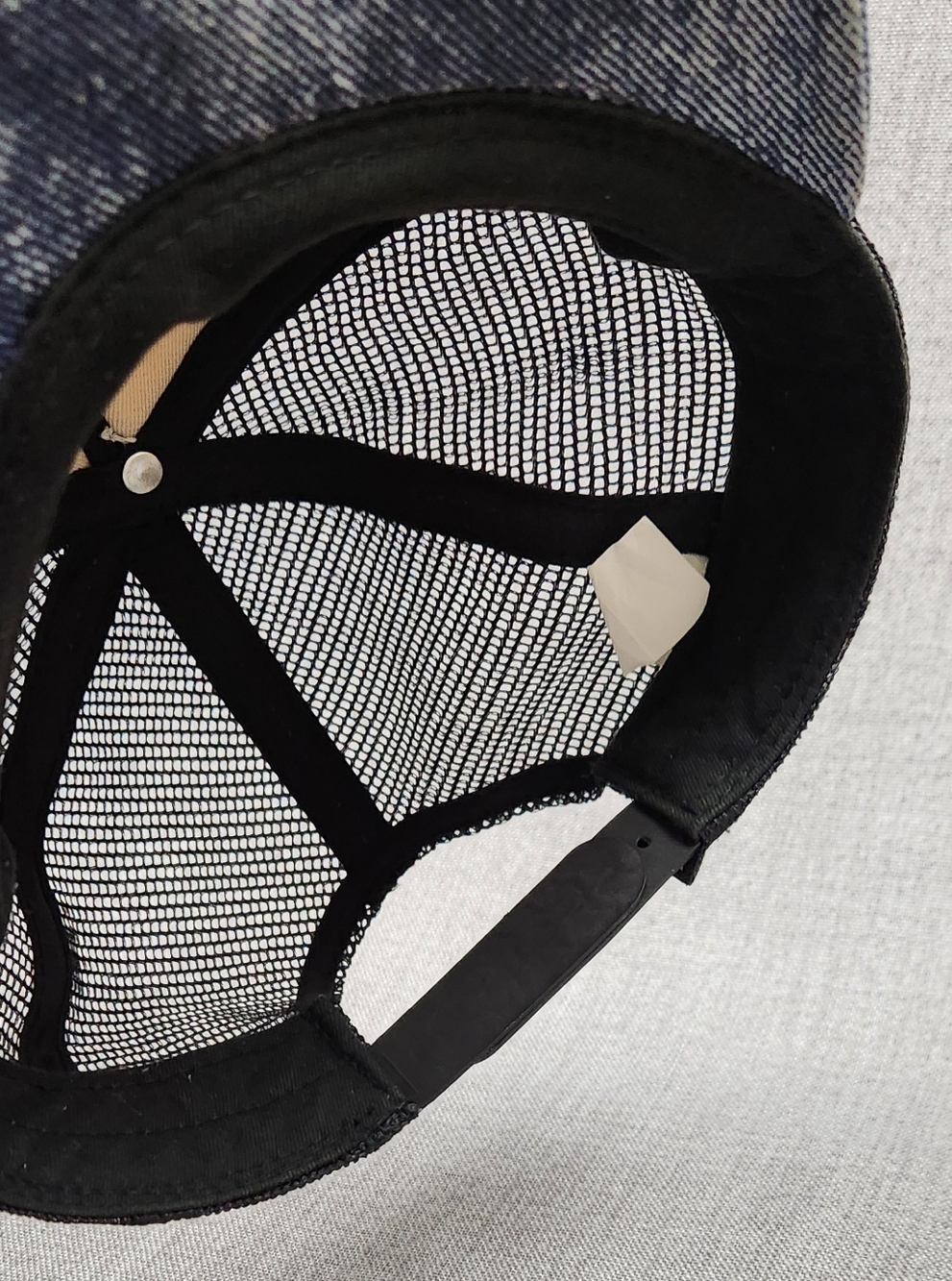 VANS Off The Wall Multi-Colored Snapback Adjustable Trucker Hat. - Picture 7 of 7